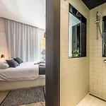 In Old Town By Belmont Realty 住宿加早餐酒店 4*