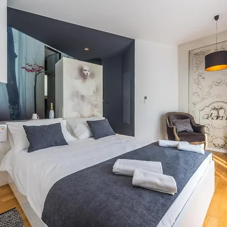 In Old Town By Belmont Realty Couette-café Zadar