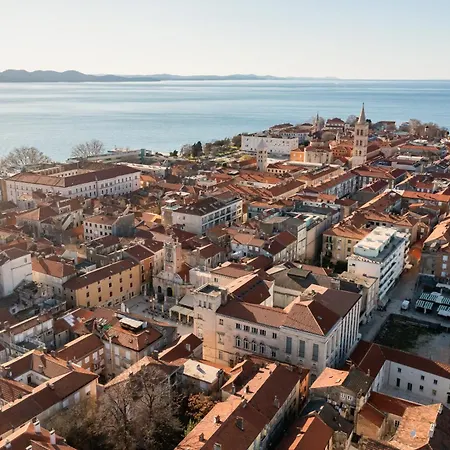 In Old Town By Belmont Realty Couette-café 4*