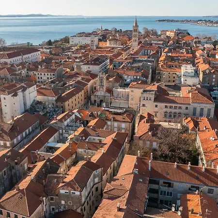 In Old Town By Belmont Realty 4*