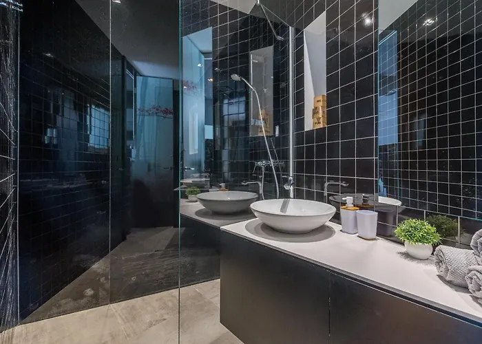 In Old Town By Belmont Realty Couette-café Zadar